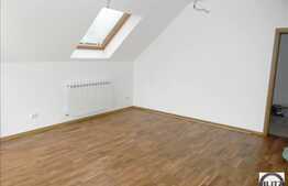 Apartament cu 4 camere, 98 mp, pe 2 nivele, zona Campului. Loc de parcare!