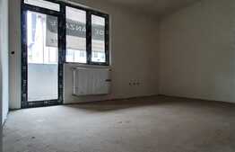 Apartament 3 camere, 66 mp, semidecomandat, zona Terra