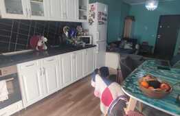 Apartament 3 camere, 60 mp, zona Vivo 