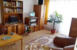 Vanzare apartament 3 camere, decomandat, 65 mp, zona Iulius Mall