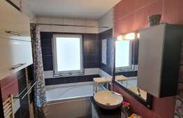 Apartament de 3 camere, 57 mp, parcare, Floresti