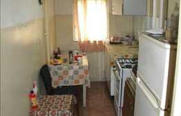 Apartament 3 camere de vanzare, decomandat, 54 mp utili, zona Mehedinti