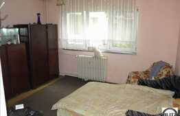 Apartament 3 camere de vanzare, decomandat, 54 mp utili, zona Mehedinti