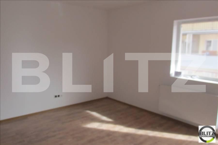 Vanzare apartament 1 camera, 42 mp plus balcon, zona Stejarului.