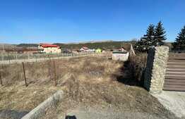 Teren 2100 mp, Gilau 