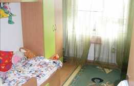 Vanzare apartament 3 camere, decomandat, 63 mp utili, zona P-ta Flora, cu boxa