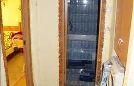 Vanzare apartament 3 camere, decomandat, 63 mp utili, zona P-ta Flora, cu boxa