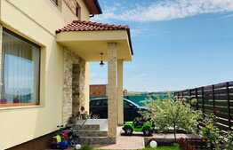 Casă individuală, 4 camere, 400 mp teren, mobilată la cheie, Jucu