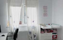 Casă individuală, 4 camere, 400 mp teren, mobilată la cheie, Jucu