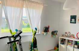 Casă individuală, 4 camere, 400 mp teren, mobilată la cheie, Jucu