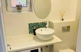 Casă individuală, 4 camere, 400 mp teren, mobilată la cheie, Jucu