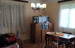 Apartament 3 camere, 59 mp, semidecomandat, zona Fagaras