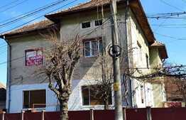 Apartament 3 camere, 59 mp, semidecomandat, zona Fagaras