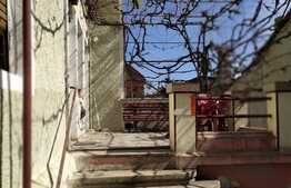 Apartament 3 camere, 59 mp, semidecomandat, zona Fagaras