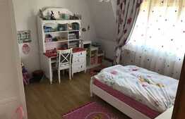 Casa 8 camere, zona Centrala