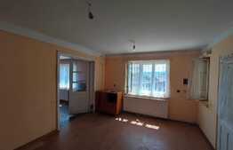 Casa de 4 camere, teren, 1600 mp, zona Metropolitana