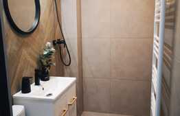 Apartament de 2 camere, decomandat, etaj 1, Centrul Civic, la 2 minute de Afi