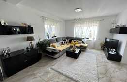 Casa individuala, 130 mp, teren 320 mp, garaj, in Ghimbav