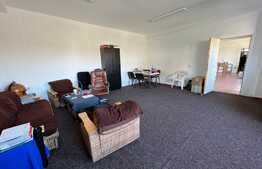 Spatiu comercial, 405 mp, 4 parcari, Floresti