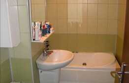 Apartament 3 camere, decomandat, 75 mp utili, zona strazii Parang