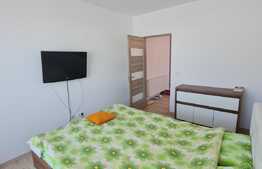 Apartament de 3 camere, 56 mp, terasa, parcare, zona Sub Cetate