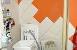 Vanzare apartament 52 mp, 2 camere decomandate, zona Complex Big. Boxa inclusa!