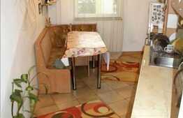 Vanzare apartament 52 mp, 2 camere decomandate, zona Complex Big. Boxa inclusa!