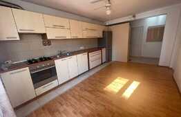 Oportunitate!  3 camere, etaj 1, parcare, zona La Terenuri