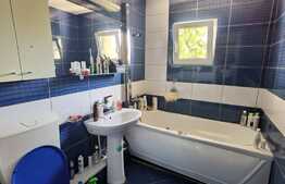 Apartament de 3 camere, decomandat, 65 mp, 2 bai, zona Titulescu