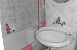 Vanzare 3 camere, 51 mp utili, semidecomandat, balcon, zona strazii Fantanele!