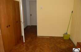 Vanzare 3 camere, 51 mp utili, semidecomandat, balcon, zona strazii Fantanele!