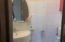 Apartament 3 camere decomandat, 2 bai, 2 balcoane, , etaj intermediar, garaj cu telecomanda