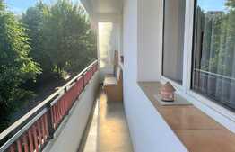 Apartament 3 camere decomandat, 2 bai, 2 balcoane, , etaj intermediar, garaj cu telecomanda