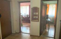 Apartament 3 camere decomandat, 2 bai, 2 balcoane, , etaj intermediar, garaj cu telecomanda