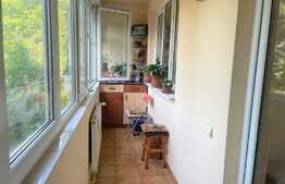Apartament 3 camere decomandat, 2 bai, 2 balcoane, , etaj intermediar, garaj cu telecomanda