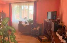 Apartament 3 camere decomandat, 2 bai, 2 balcoane, , etaj intermediar, garaj cu telecomanda