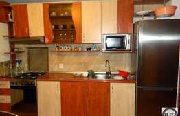 Apartament 3 camere, 80 mp, decomandat, zona Profi