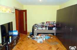Apartament 3 camere, 80 mp, decomandat, zona Profi