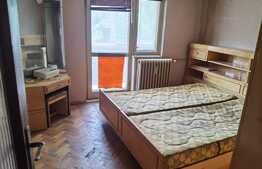 Apartament de 3 camere, decomandat, etaj intermediar, zona Titulescu