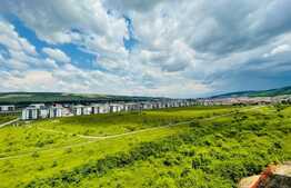 Apartament 3 camere, terasa, partial finisat, parcare subtarana, zona Sesul de Sus