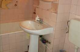 Vanzare 3 camere, decomandat, izolat termic, 70 mp, in zona strazii Bucium