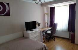 Apartament modern, 3 camere, parcare, boxa, zona Teilor