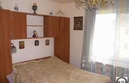 De vanzare apartament 3 camere, 58 mp, cu parcare, zona strazii Florilor