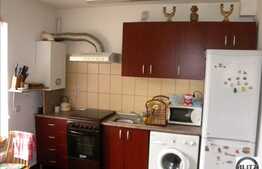 De vanzare apartament 3 camere, 58 mp, cu parcare, zona strazii Florilor