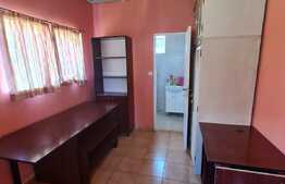 Teren intravilan si hala de 180 mp, zona Cetatii