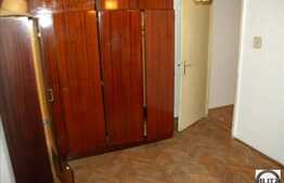 Apartament cu 4 camere, cu loc parcare si boxa la subsol, zona strazii Parang