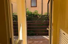 Garsoniera de 33 mp, grădină, zona Câmpului