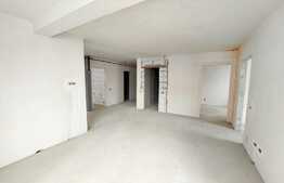 Apartament 4 camere, 90mp, 2 balcoane, parcare, zona BMW