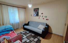 Apartament de 3 camere decomandate, 63 mp, balcon, zona Ciucas