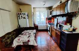 Apartament de 3 camere decomandate, 63 mp, balcon, zona Ciucas